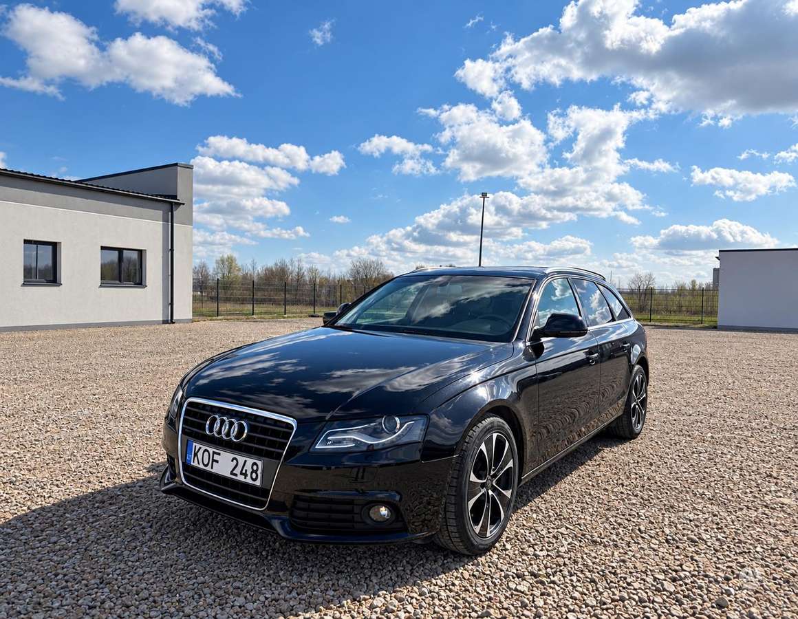 Audi A4 2008 — вигляд ззаду