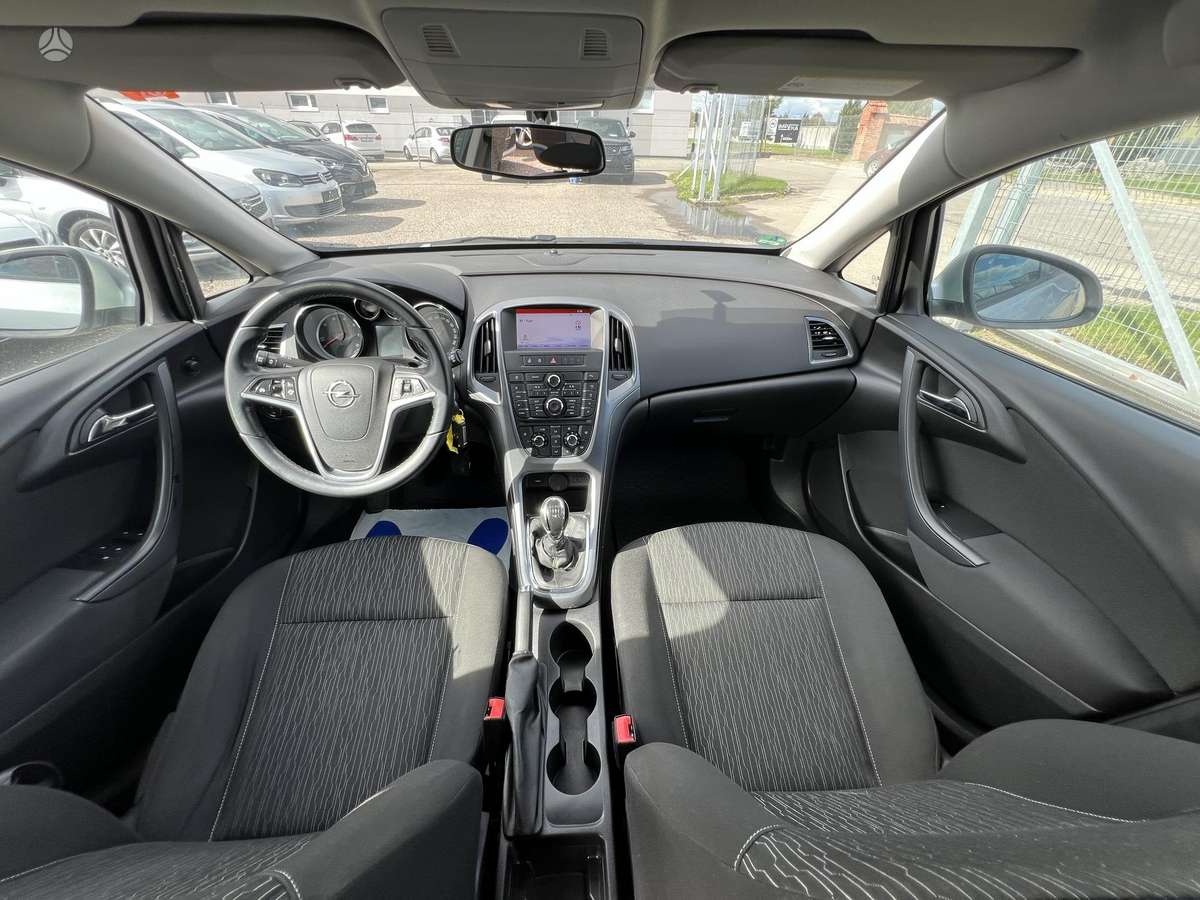 Opel Astra 2015 — photo 12