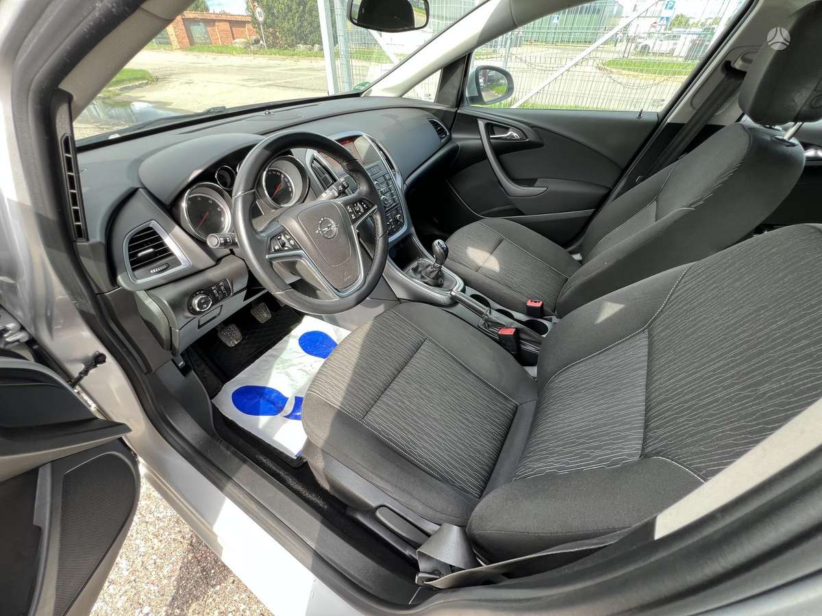 Opel Astra 2015 — photo 7