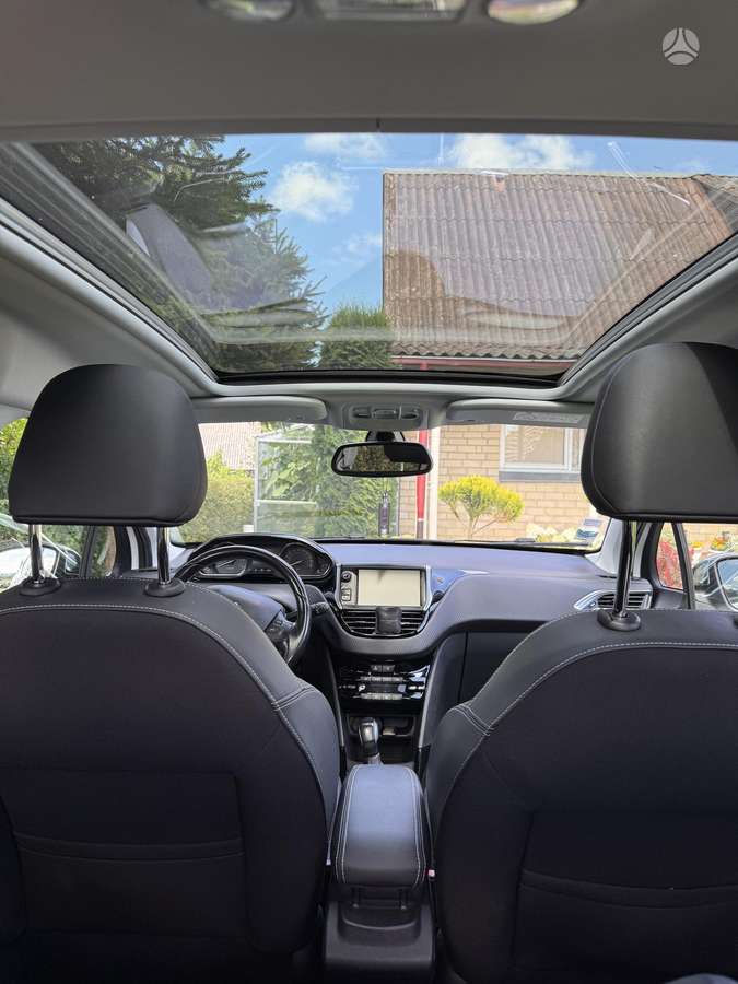 Peugeot 2008 2015 — engine 1199 cm³, 110 HP (81kW)