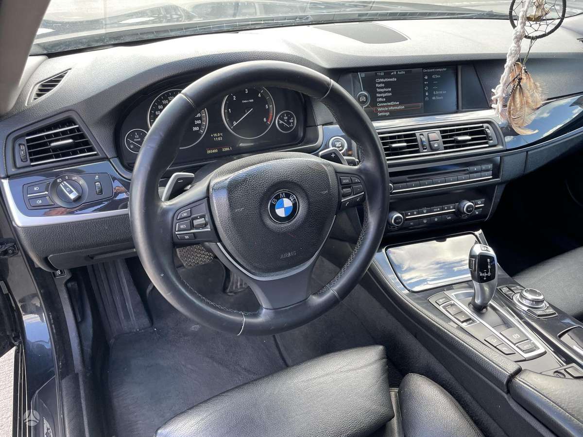 BMW 525 2011 — photo 12