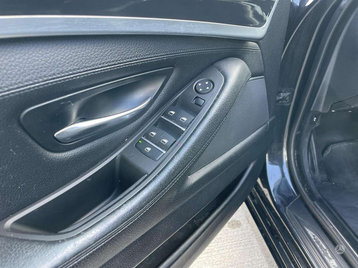 BMW 525 2011 — photo 13