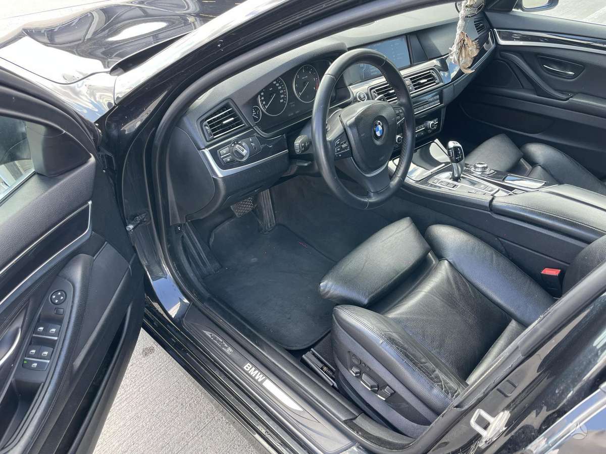 BMW 525 2011 — photo 9