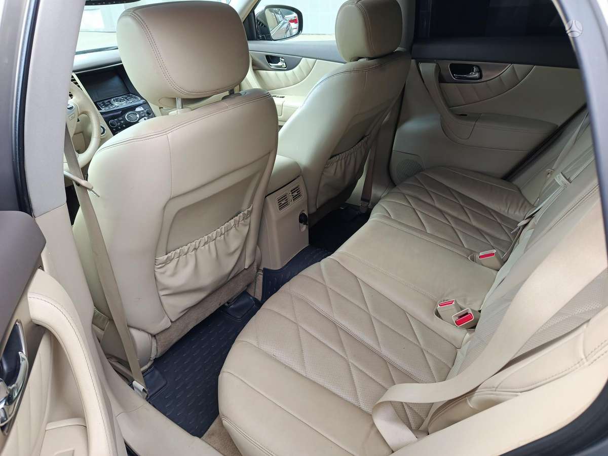 Infiniti FX35 2010 — photo 7