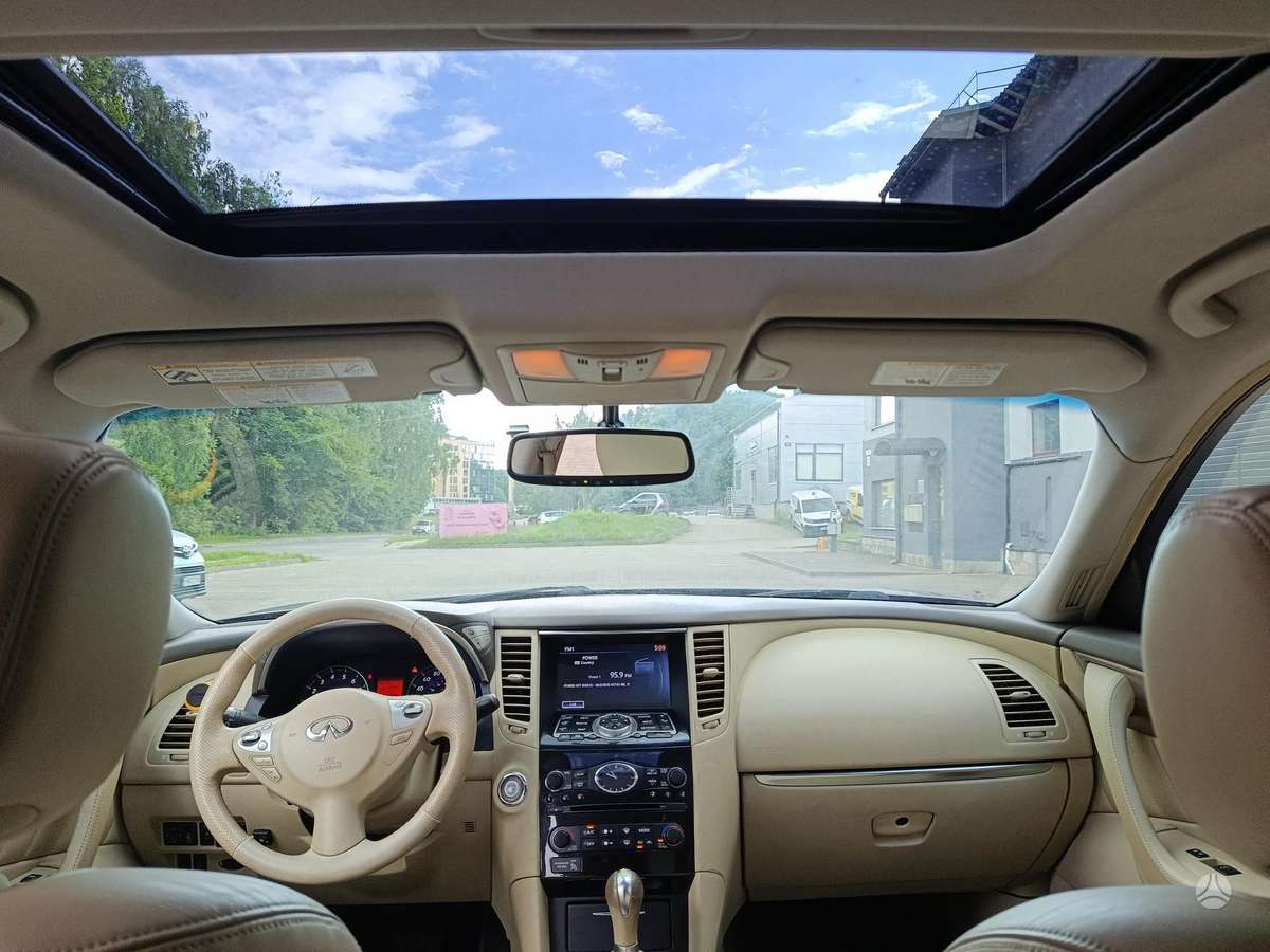 Infiniti FX35 2010 — photo 8