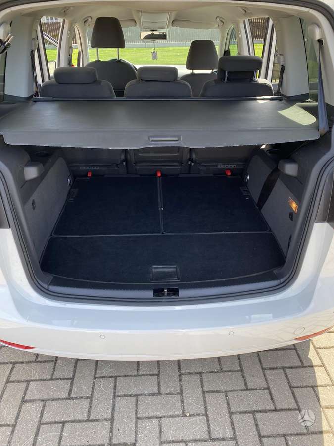 Volkswagen Touran 2011 — photo 7