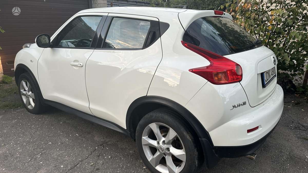 Nissan Juke 2013 — двигун 1598 cm³, 117 HP (86kW)
