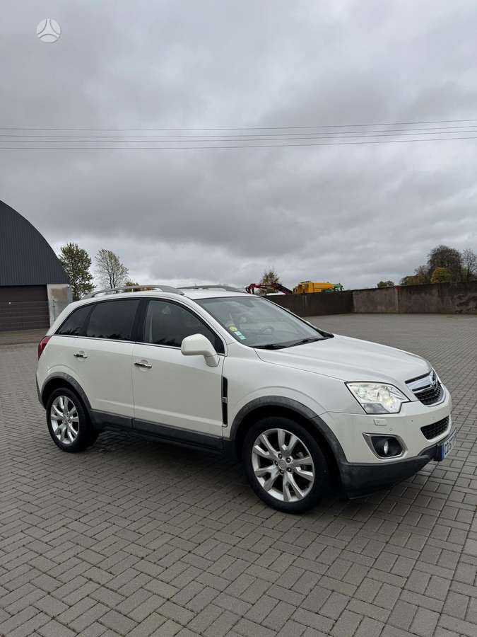 Opel Antara 2012 — салон
