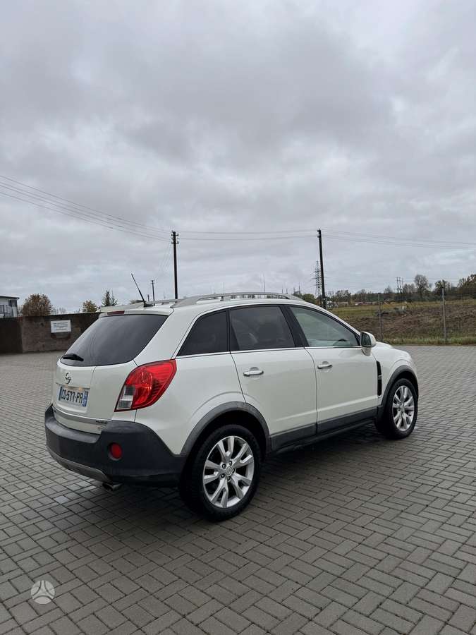 Opel Antara 2012 — двигун 2200 cm³, 181 HP (133kW)