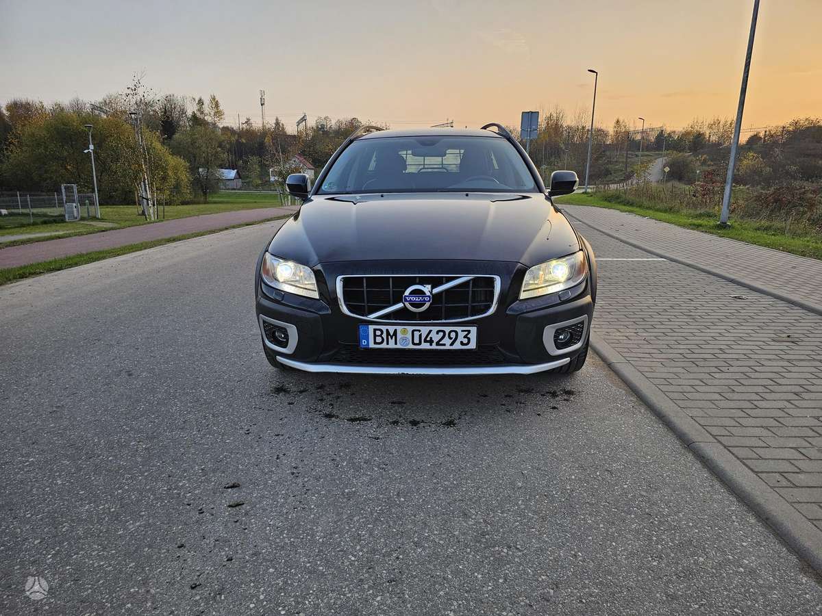 Volvo XC70 2011 — вигляд ззаду