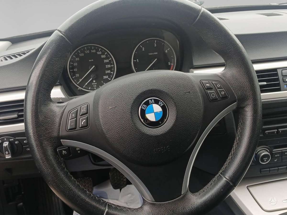 BMW 316 2012 — photo 11