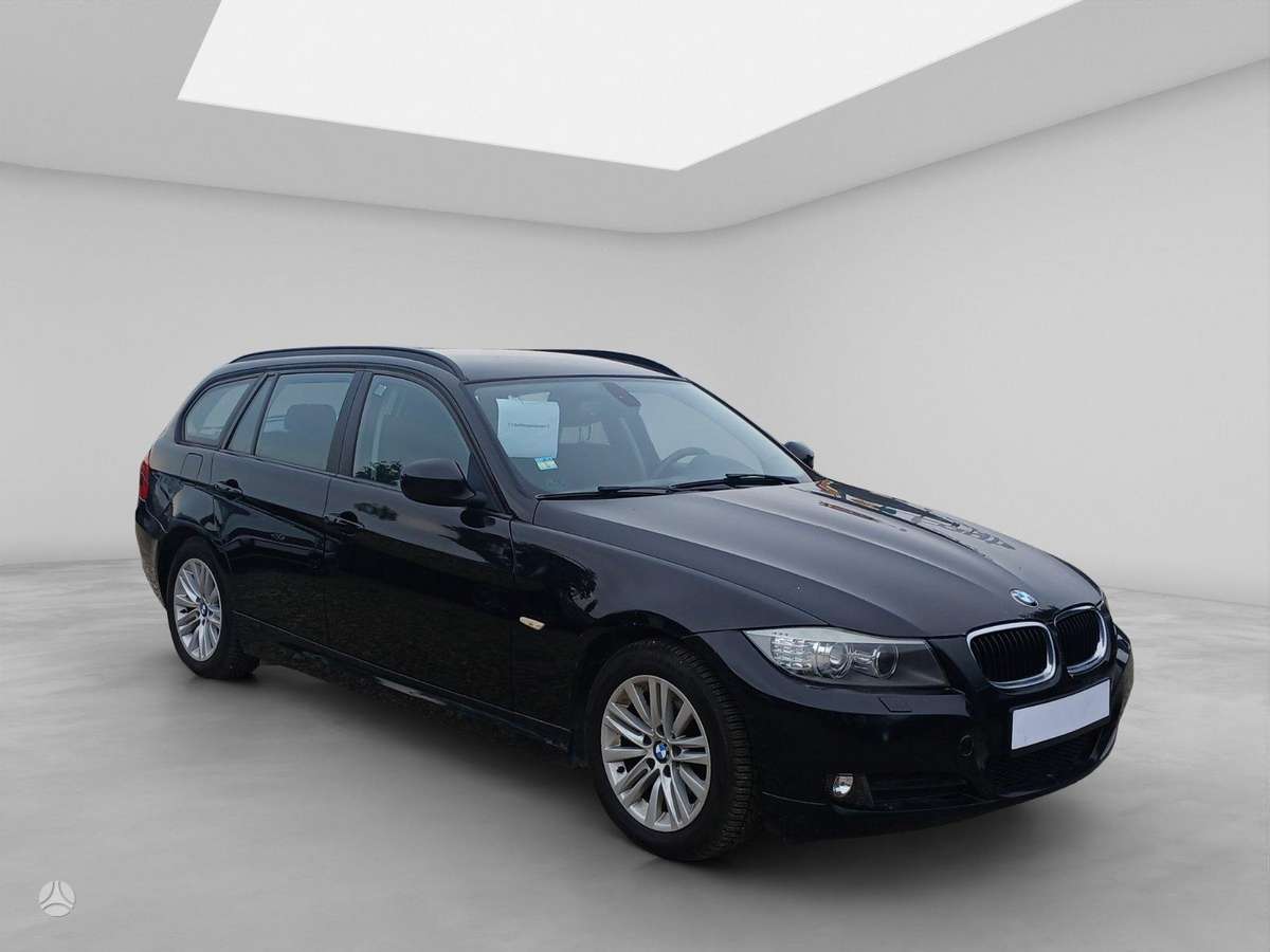BMW 316 2012 — rear view