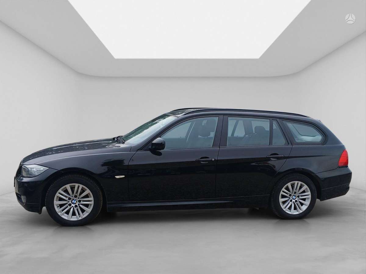 BMW 316 2012 — interior