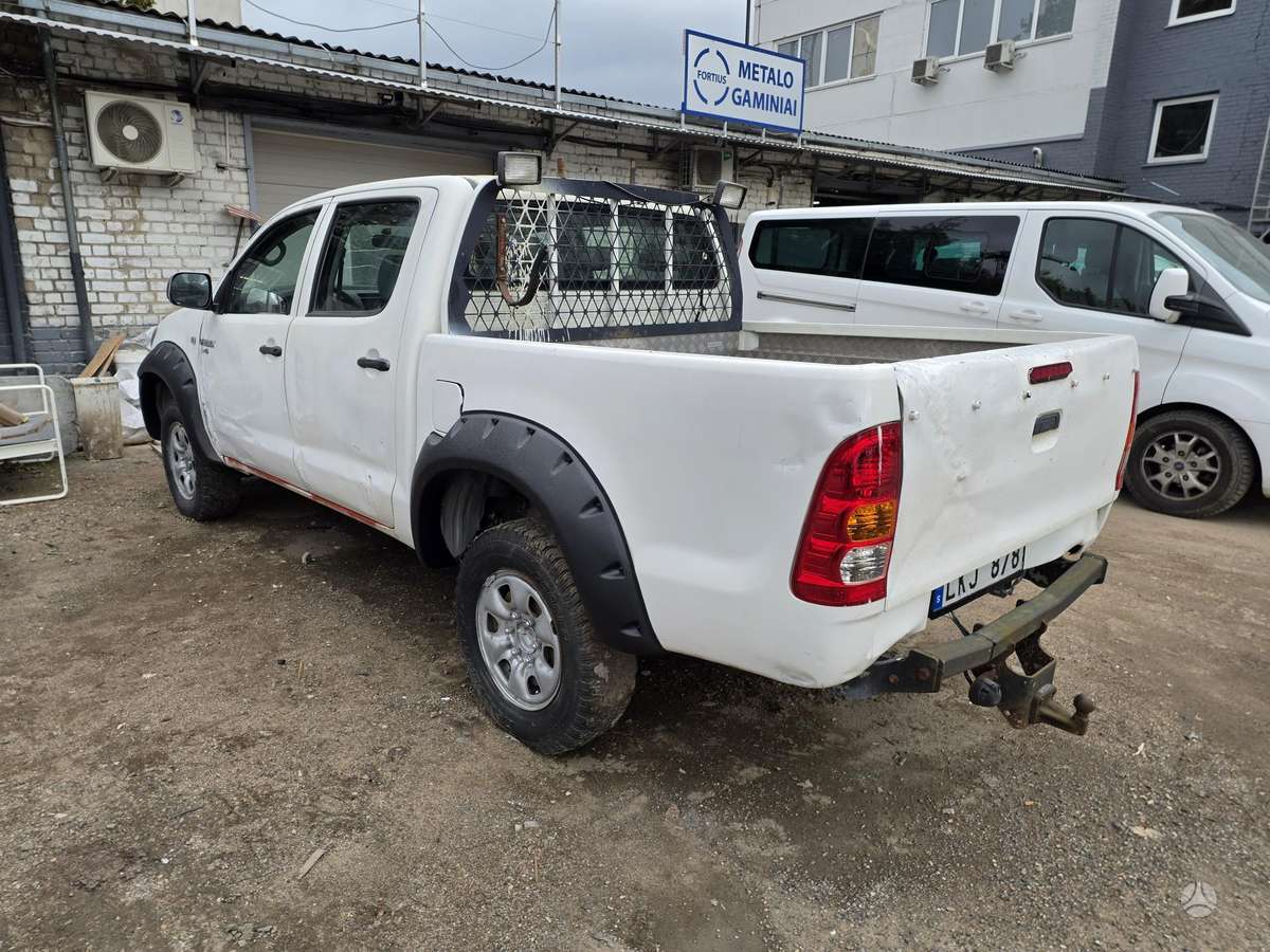 Toyota Hilux 2008 — interior