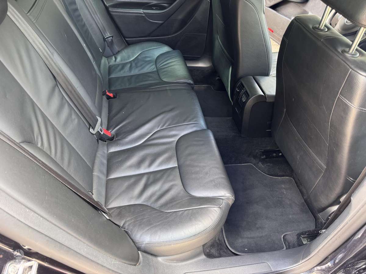Volkswagen Passat 2010 — photo 14