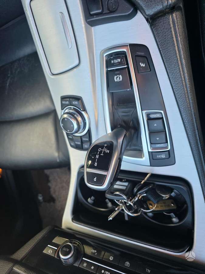 BMW 520 2010 — photo 6