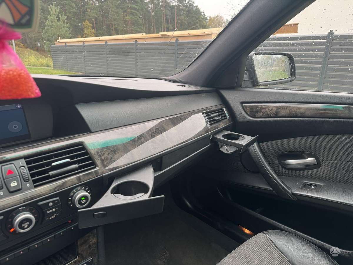 BMW 520 2008 — photo 8
