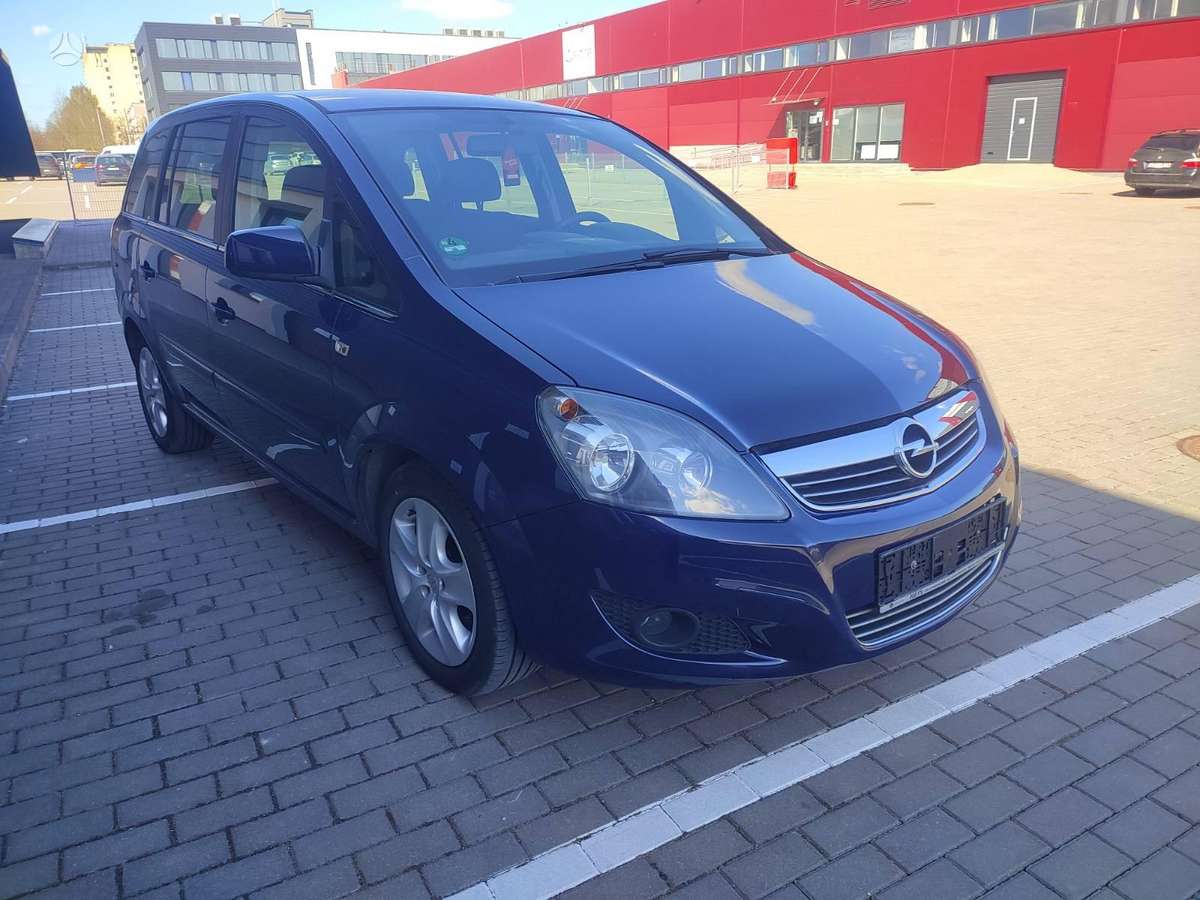 Opel Zafira 2011 — photo 12
