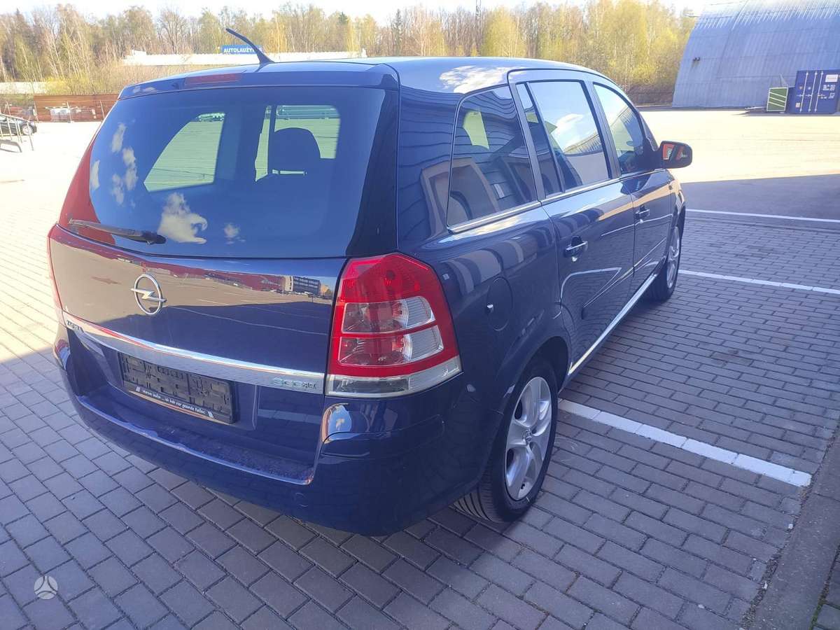Opel Zafira 2011 — photo 5