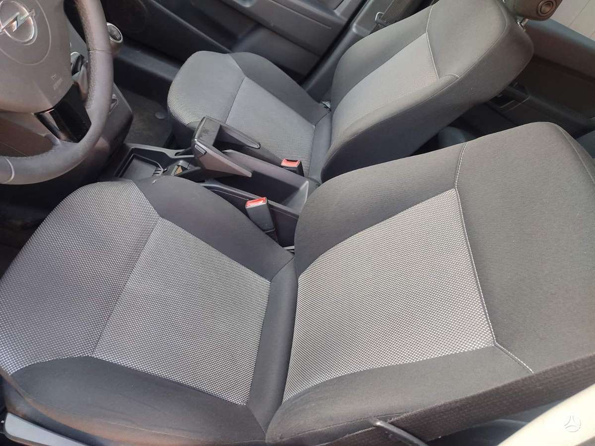 Opel Zafira 2011 — photo 6