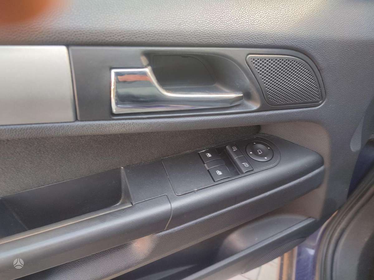 Opel Zafira 2011 — photo 8