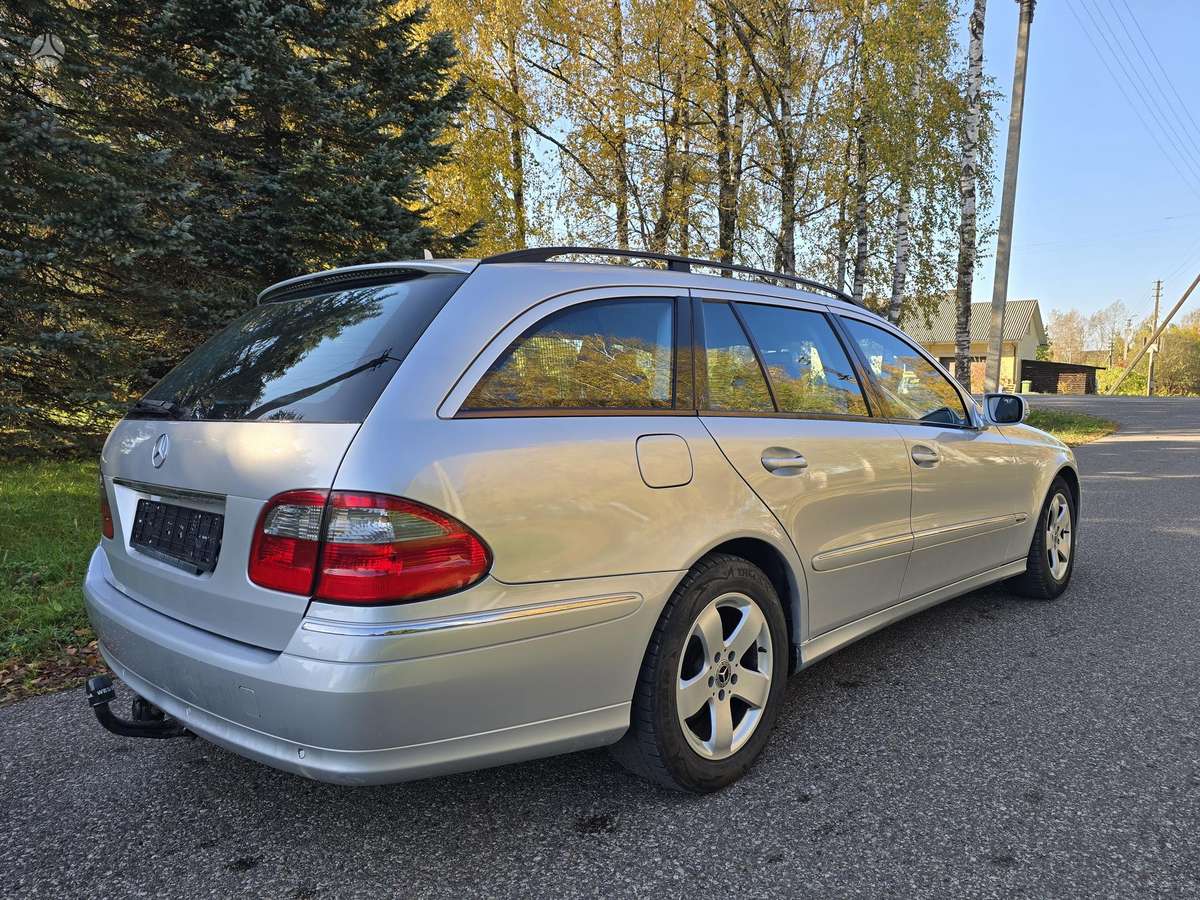 Mercedes-Benz E220 2008 — photo 12