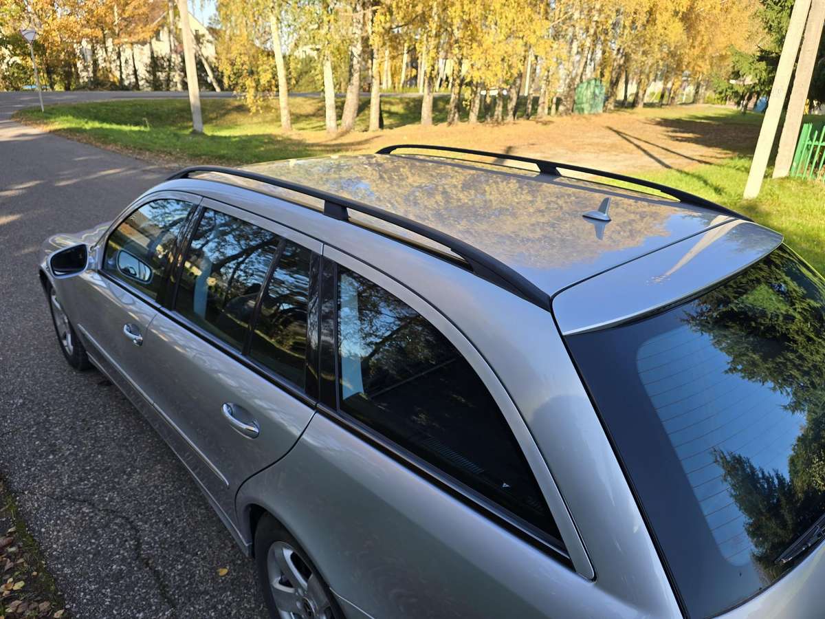 Mercedes-Benz E220 2008 — photo 17