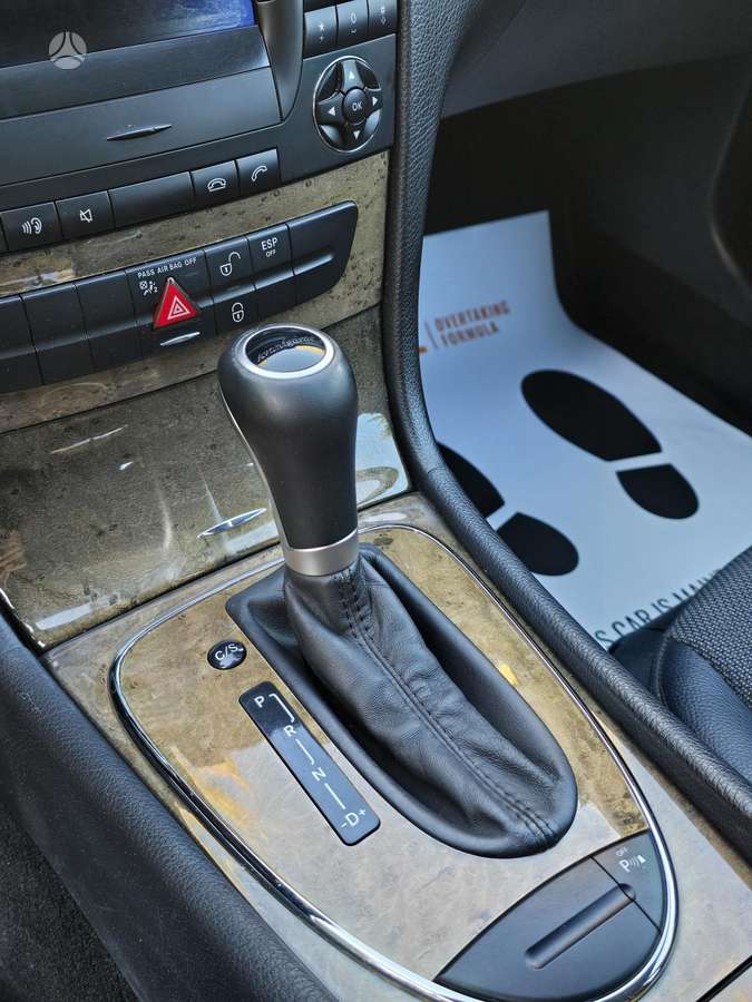Mercedes-Benz E220 2008 — photo 18