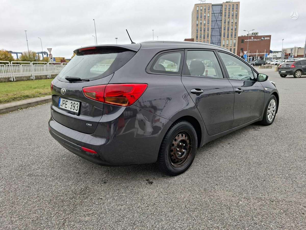 Kia Ceed 2013 — двигун 1582 cm³, 110 HP (81kW)