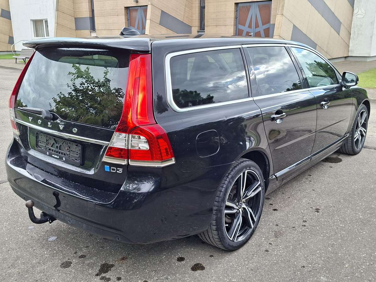 Volvo V70 2013 — салон