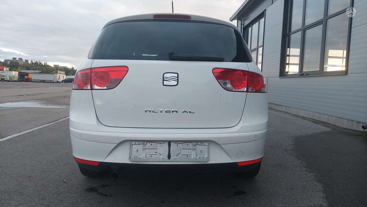 Seat Altea 2012 — двигун 1598 cm³, 105 HP (77kW)