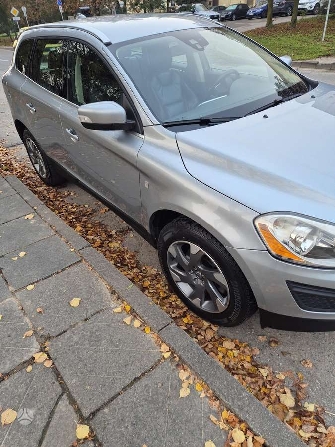 Volvo XC60 2012 — вигляд ззаду