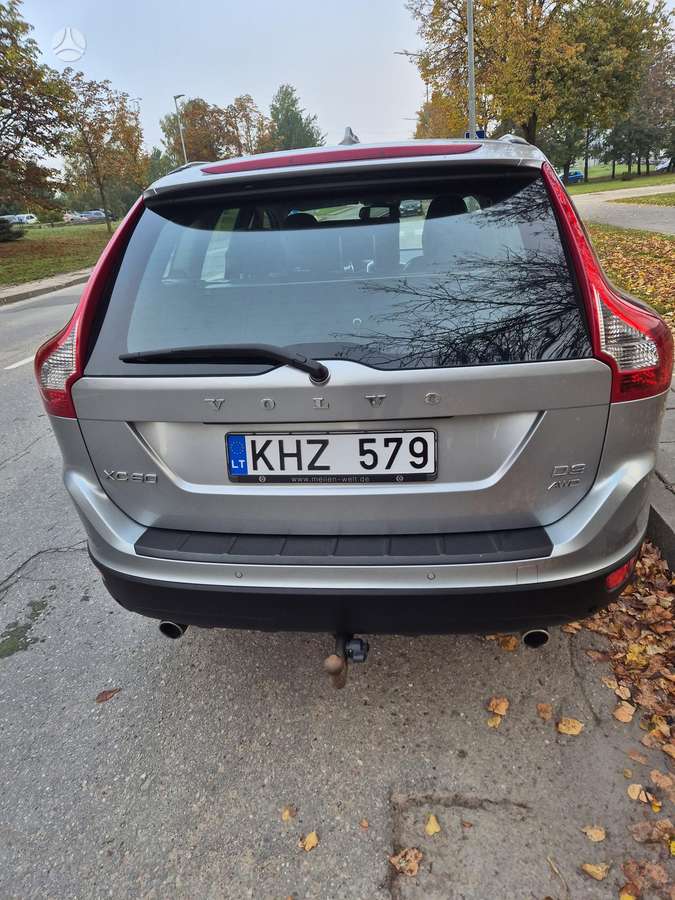 Volvo XC60 2012 — салон