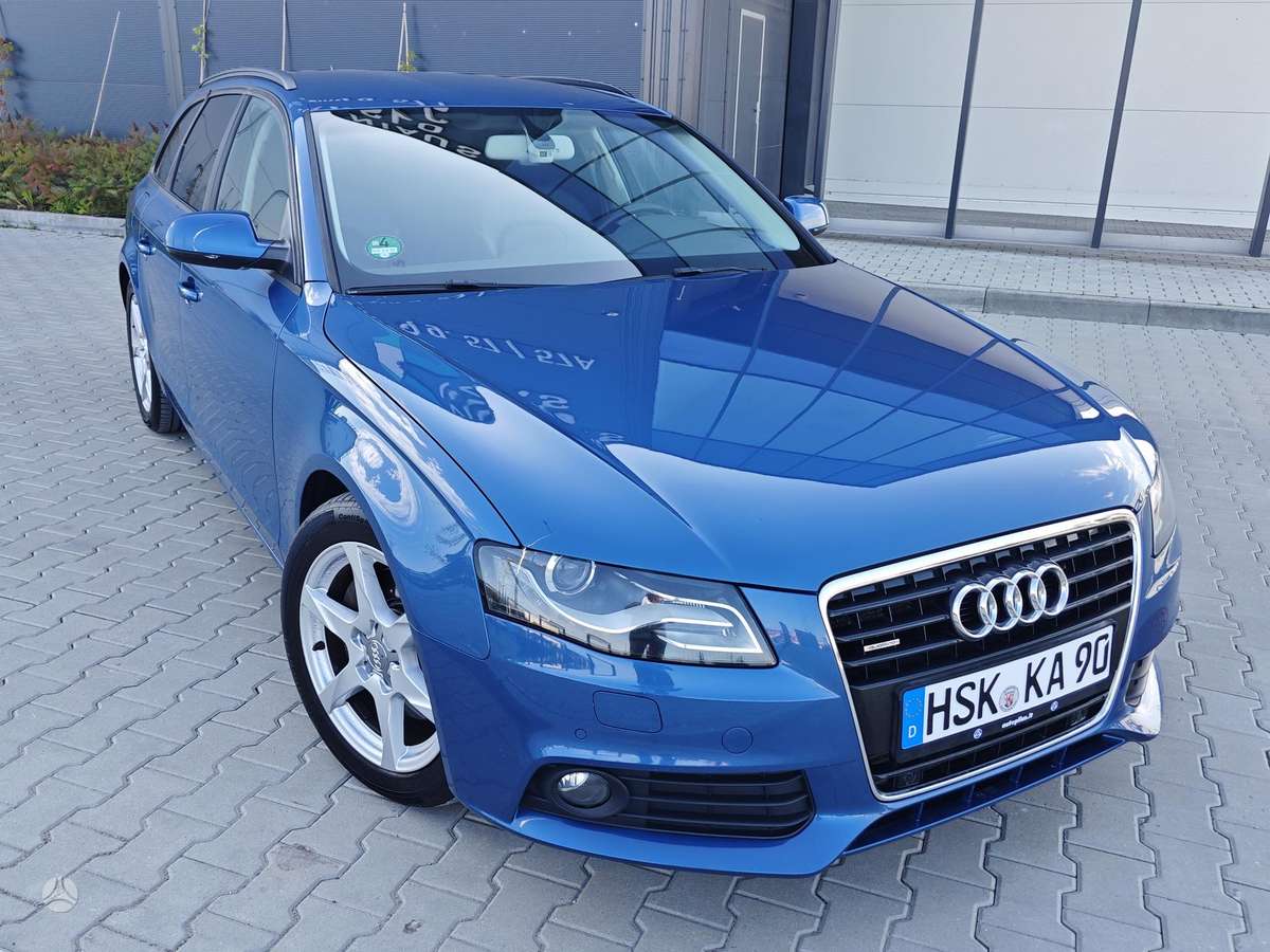 Audi A4 2011 — вигляд ззаду