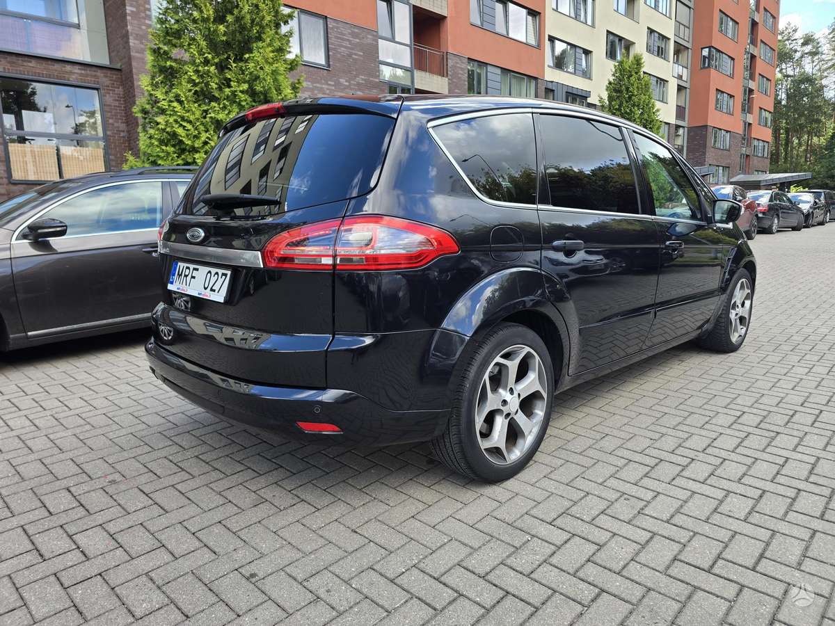Ford S-MAX 2010 — interior