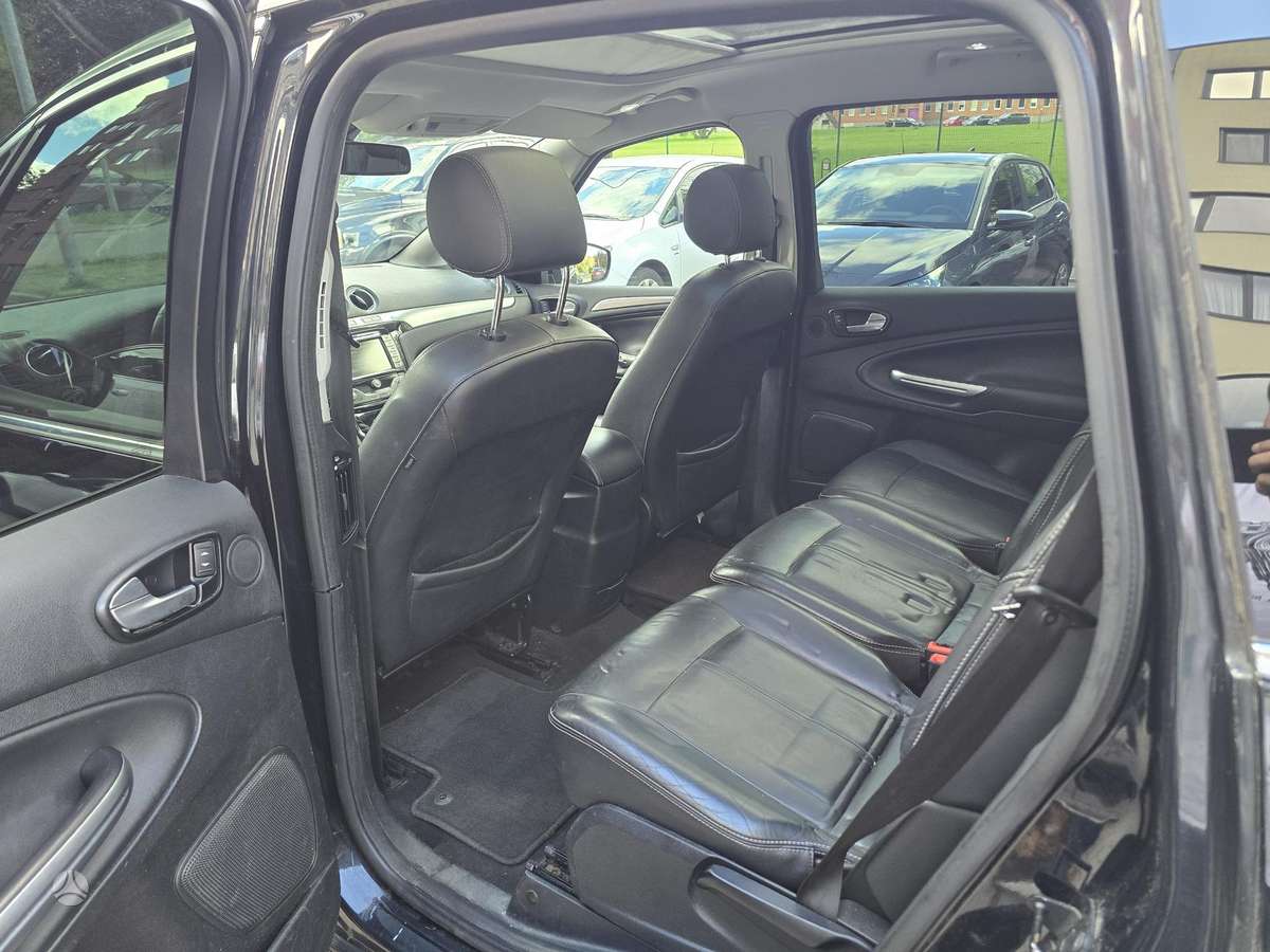 Ford S-MAX 2010 — photo 7