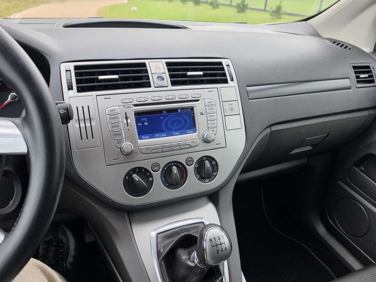 Ford Kuga 2010 — photo 10