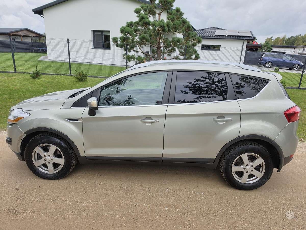 Ford Kuga 2010 — photo 8