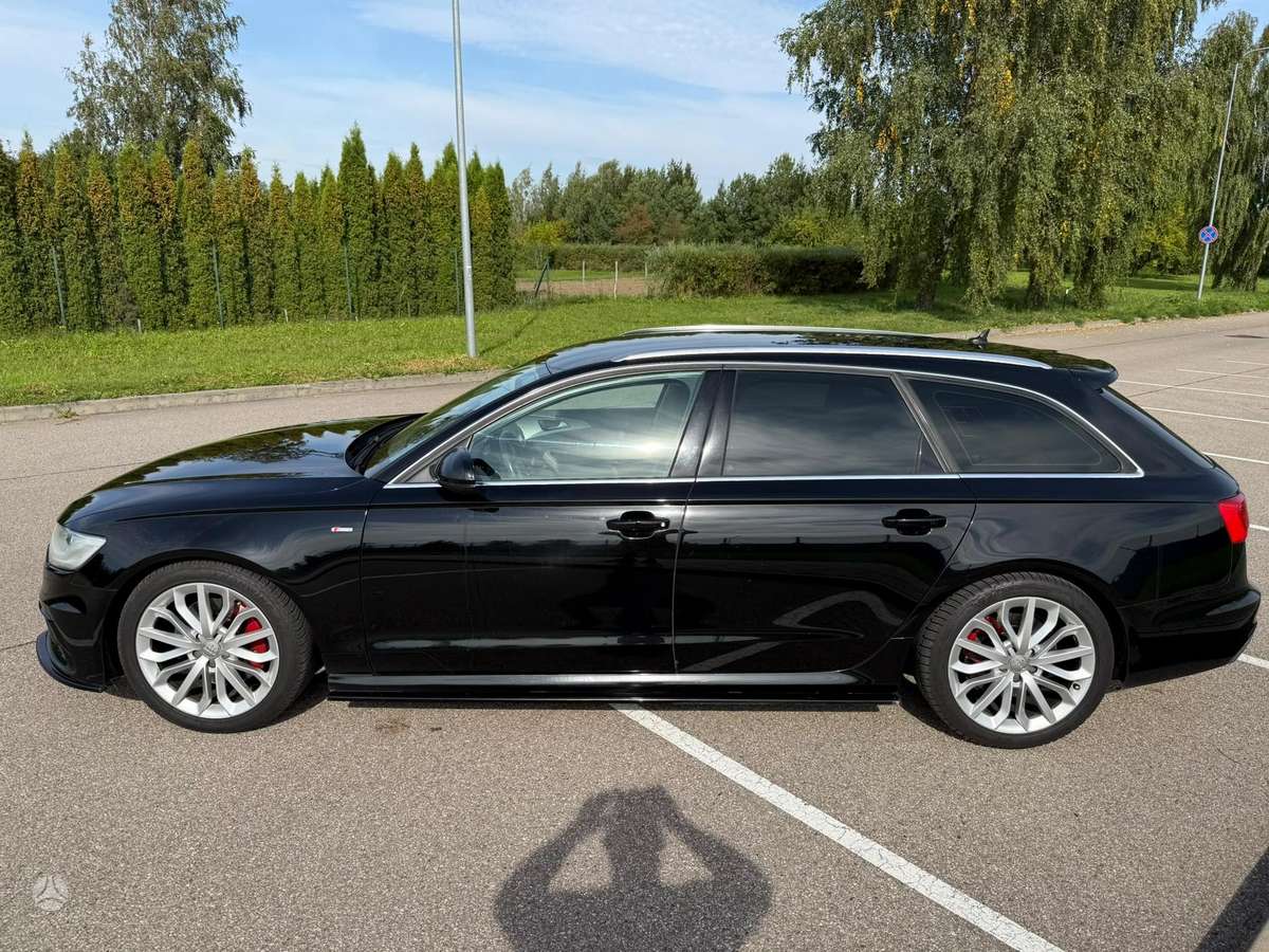 Audi A6 2014 — вигляд ззаду