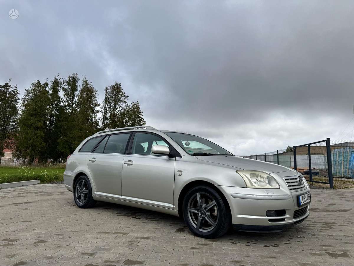 Toyota Avensis 2004 — двигун 1995 cm³, 116 HP (85kW)