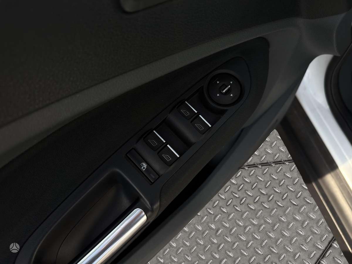 Ford Grand 2014 — photo 13