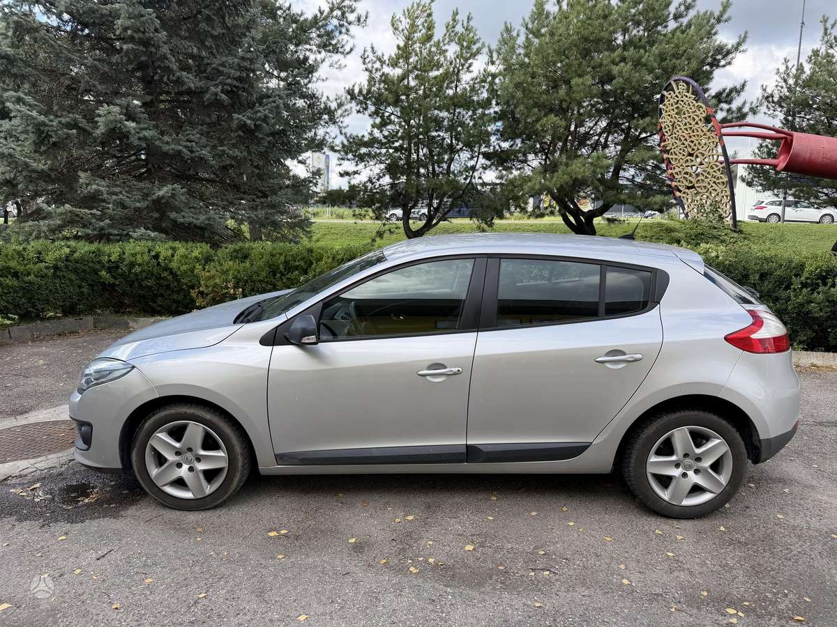 Renault Megane 2014 — вигляд ззаду