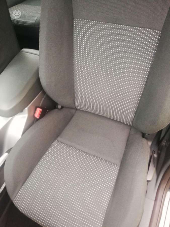 Ford Grand 2011 — photo 6