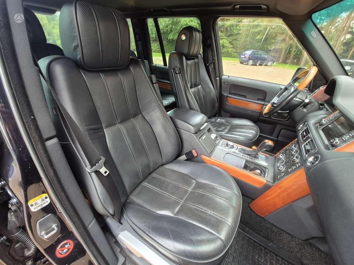 Land Rover 2010 — photo 11