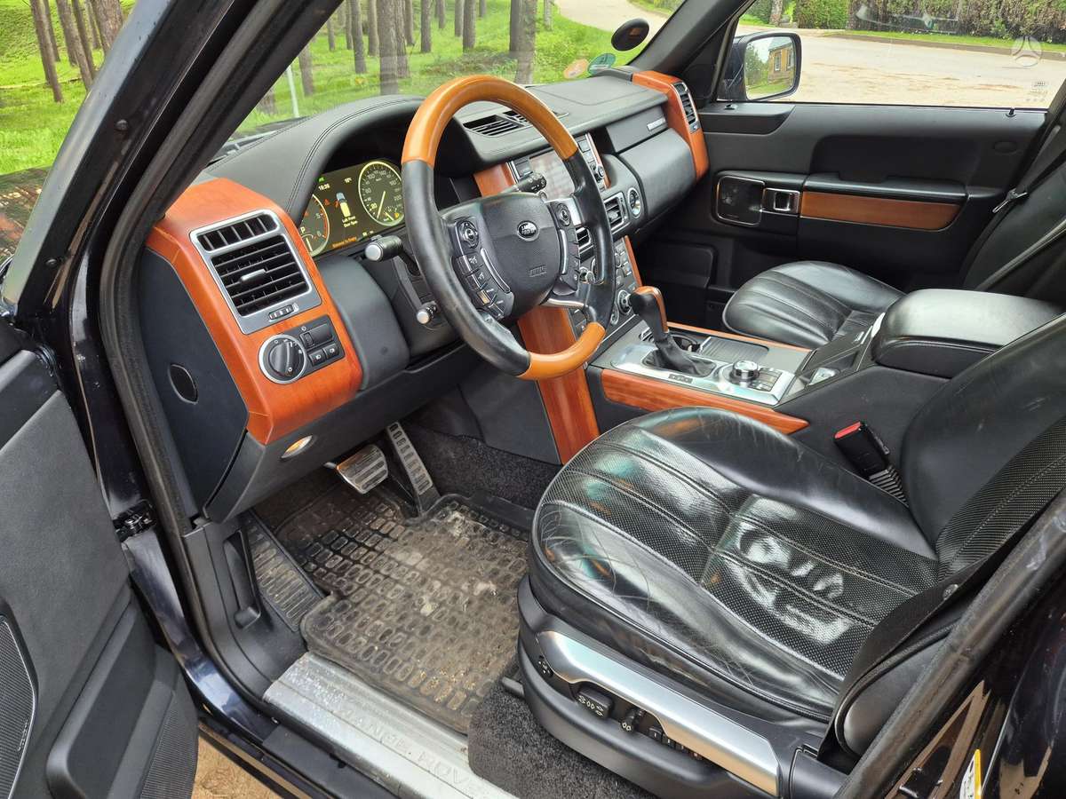Land Rover 2010 — photo 12