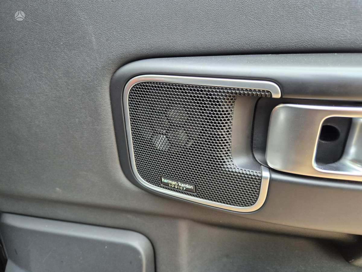Land Rover 2010 — photo 13