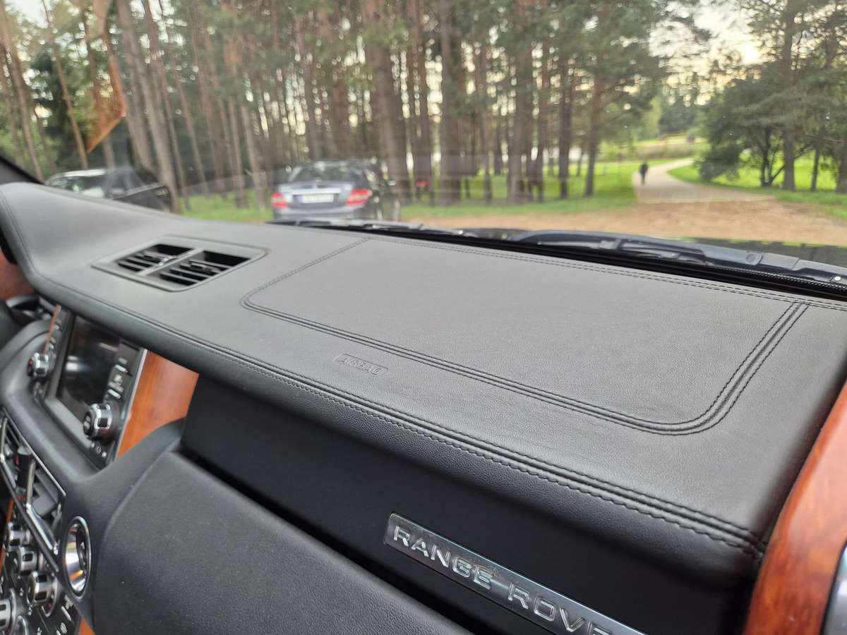 Land Rover 2010 — photo 14