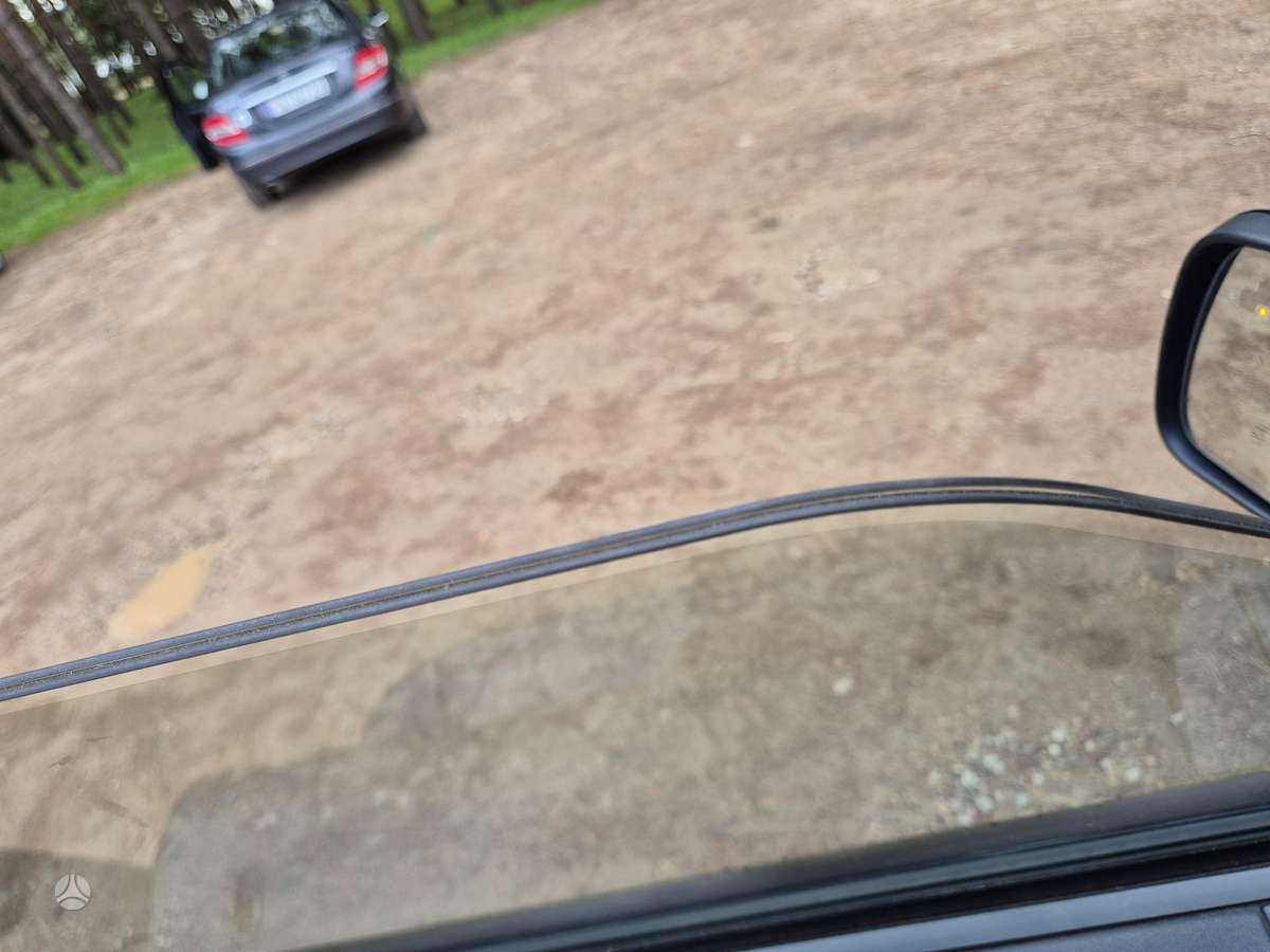 Land Rover 2010 — photo 15