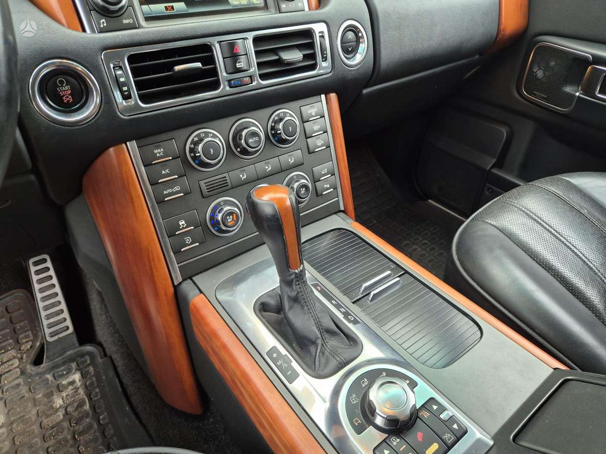 Land Rover 2010 — photo 18