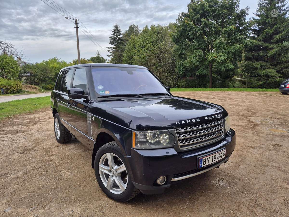 Land Rover 2010 — rear view